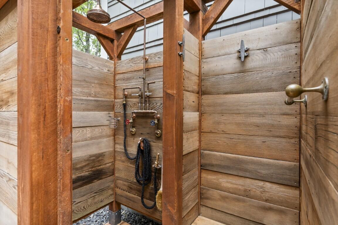 98 Meadow Cove Road Boothbay ME 04544