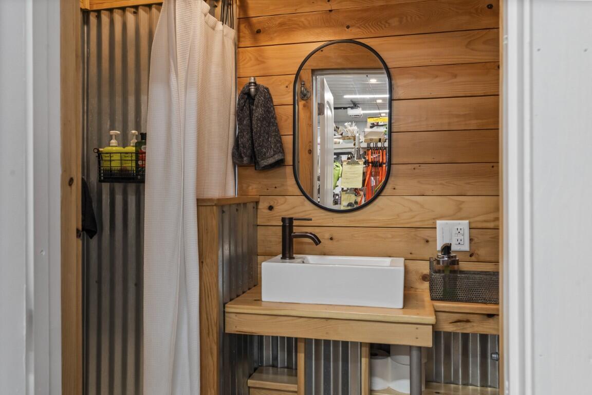 98 Meadow Cove Road Boothbay ME 04544