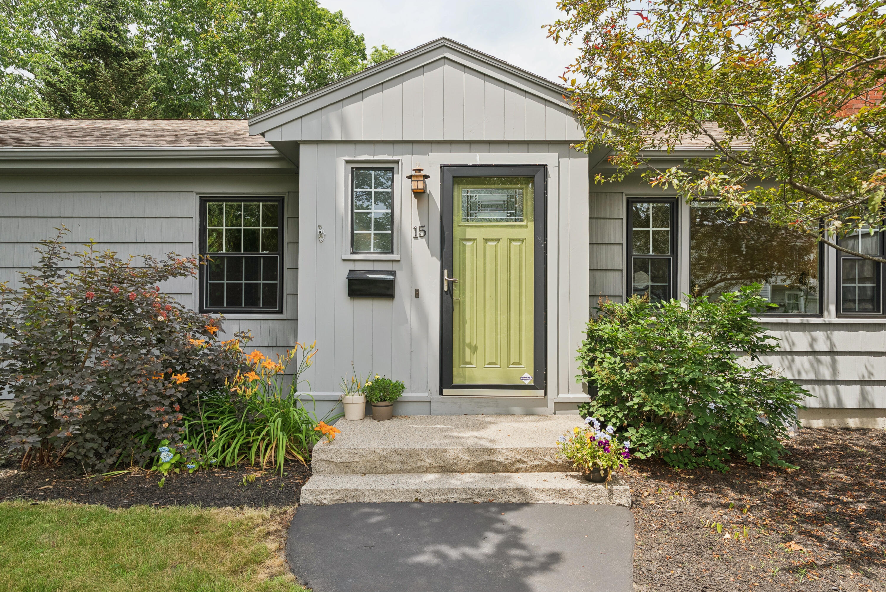 15 Cheverus Road Cape Elizabeth ME 04107