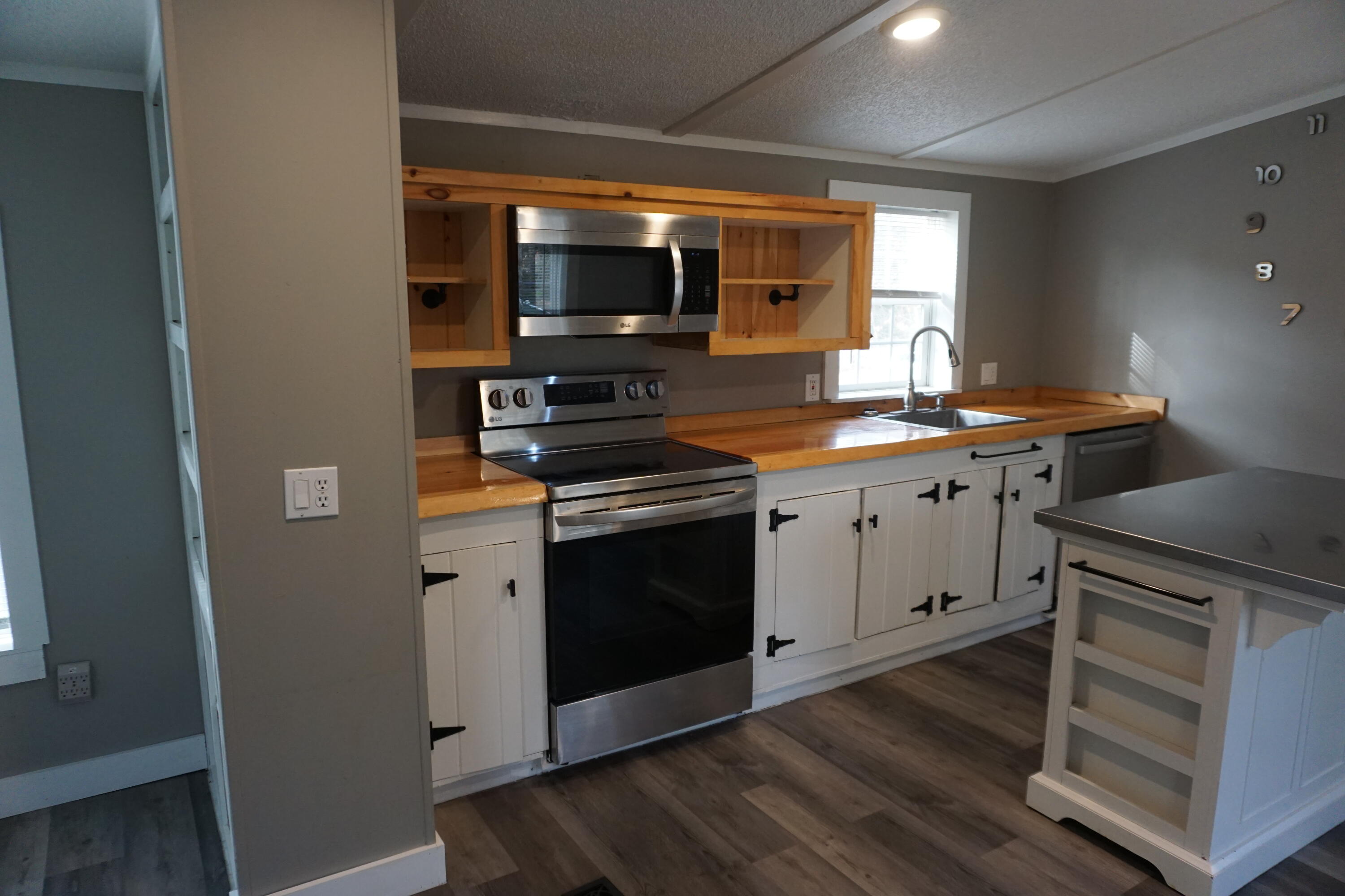 661 Park Street Paris ME 04281