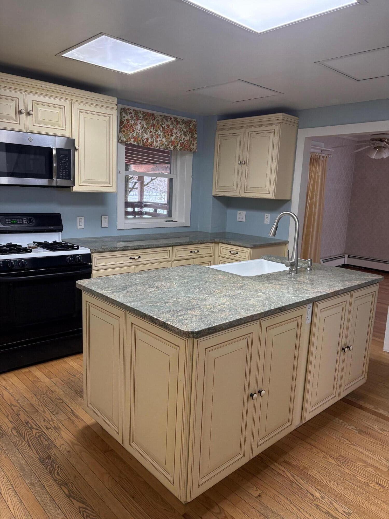 16 Bartlett Street Gardiner ME 04345