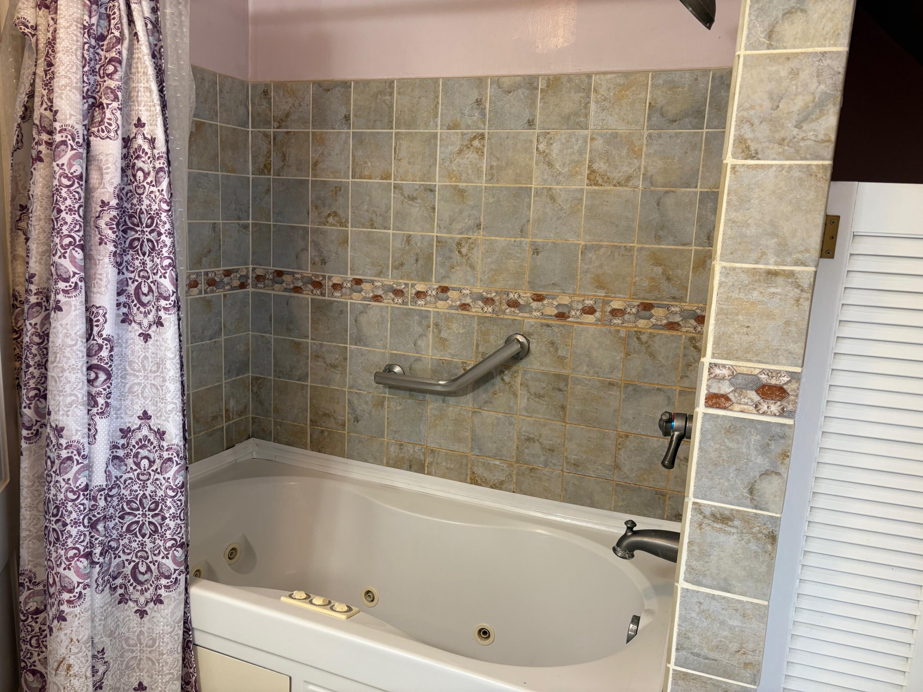 16 Bartlett Street Gardiner ME 04345