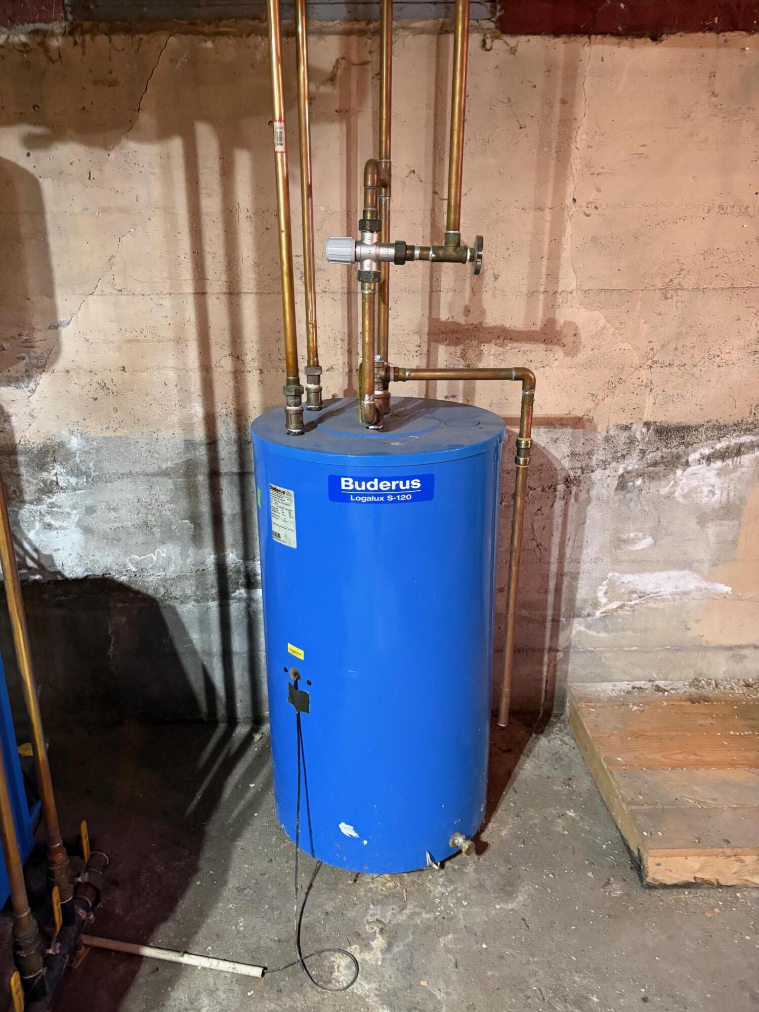 16 Bartlett Street Gardiner ME 04345