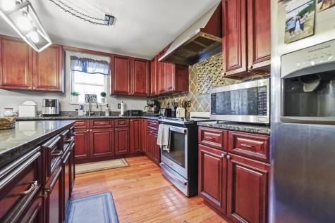 17 Deer Hill N Standish ME 04084