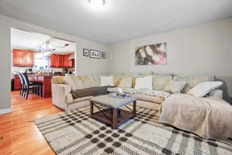 17 Deer Hill N Standish ME 04084