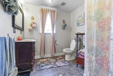 17 Deer Hill N Standish ME 04084