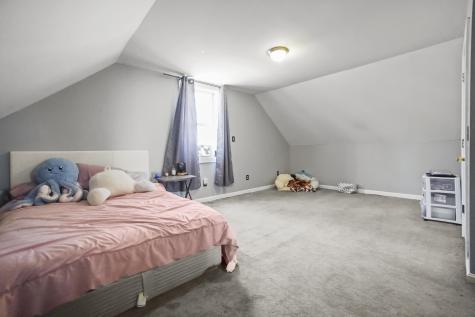 17 Deer Hill N Standish ME 04084