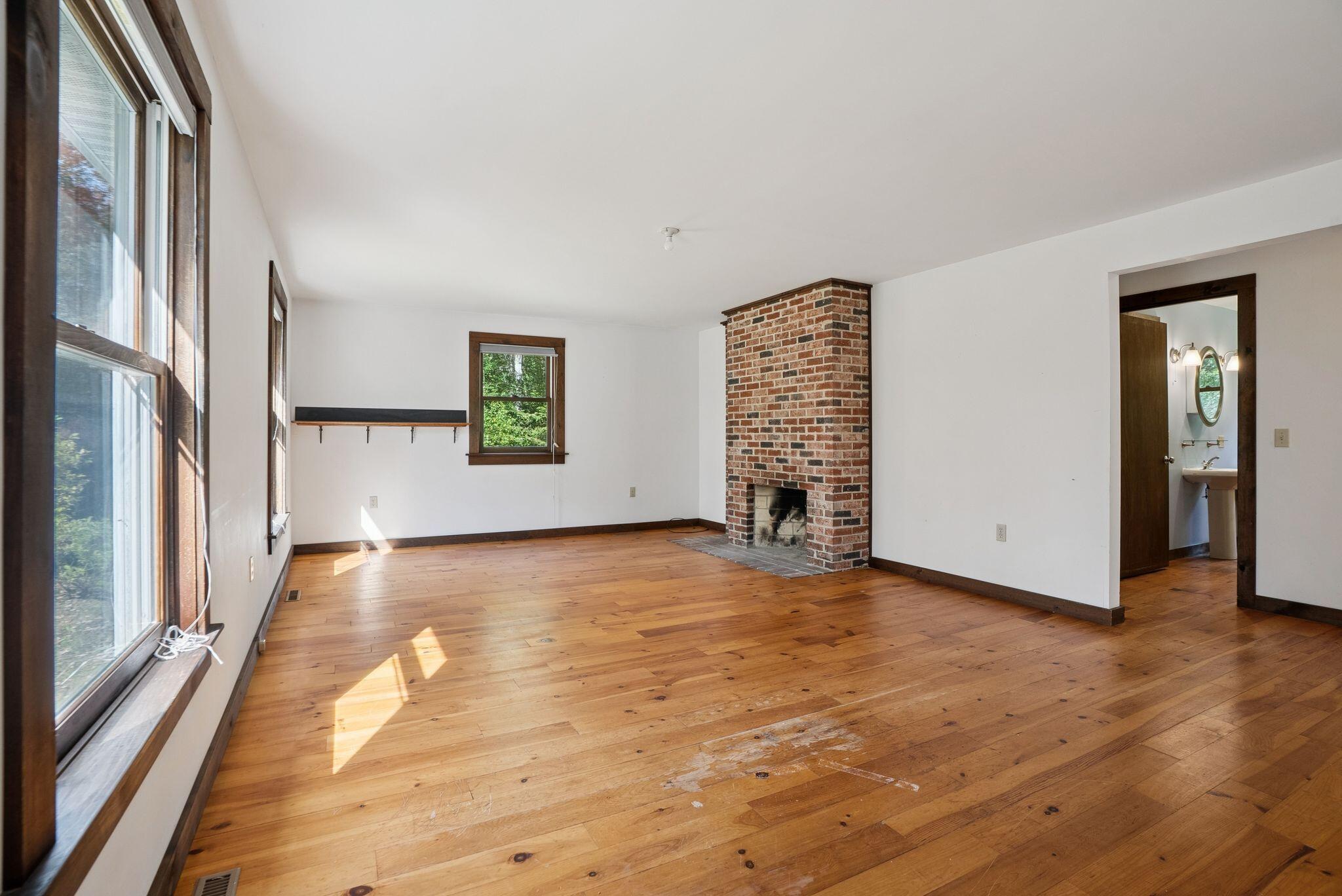 92 Hopkins Road Washington ME 04574