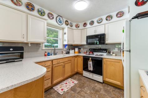 556 River Road Lewiston ME 04240