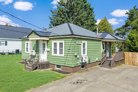 30 Crosby Avenue Caribou ME 04736