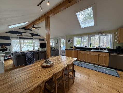71 Mackenzie Avenue Lincoln ME 04457