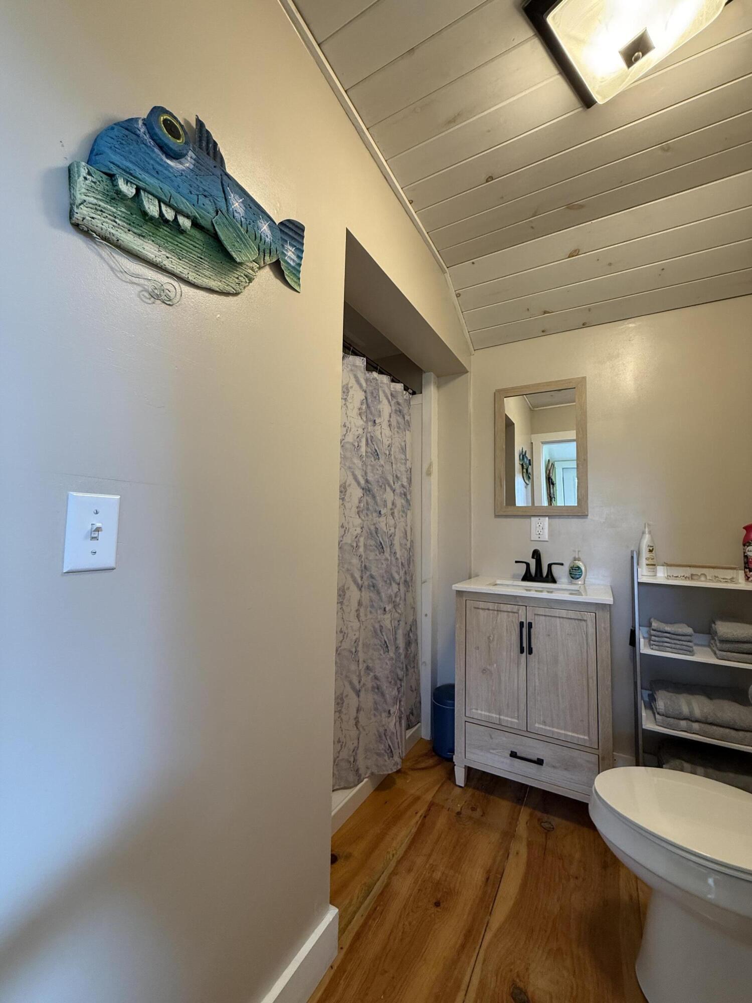 71 Mackenzie Avenue Lincoln ME 04457