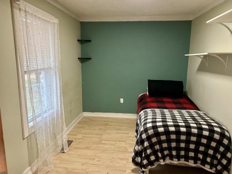 12 Skillin Avenue Norway ME 04268