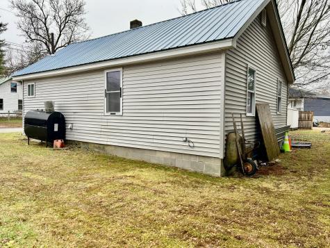 12 Skillin Avenue Norway ME 04268