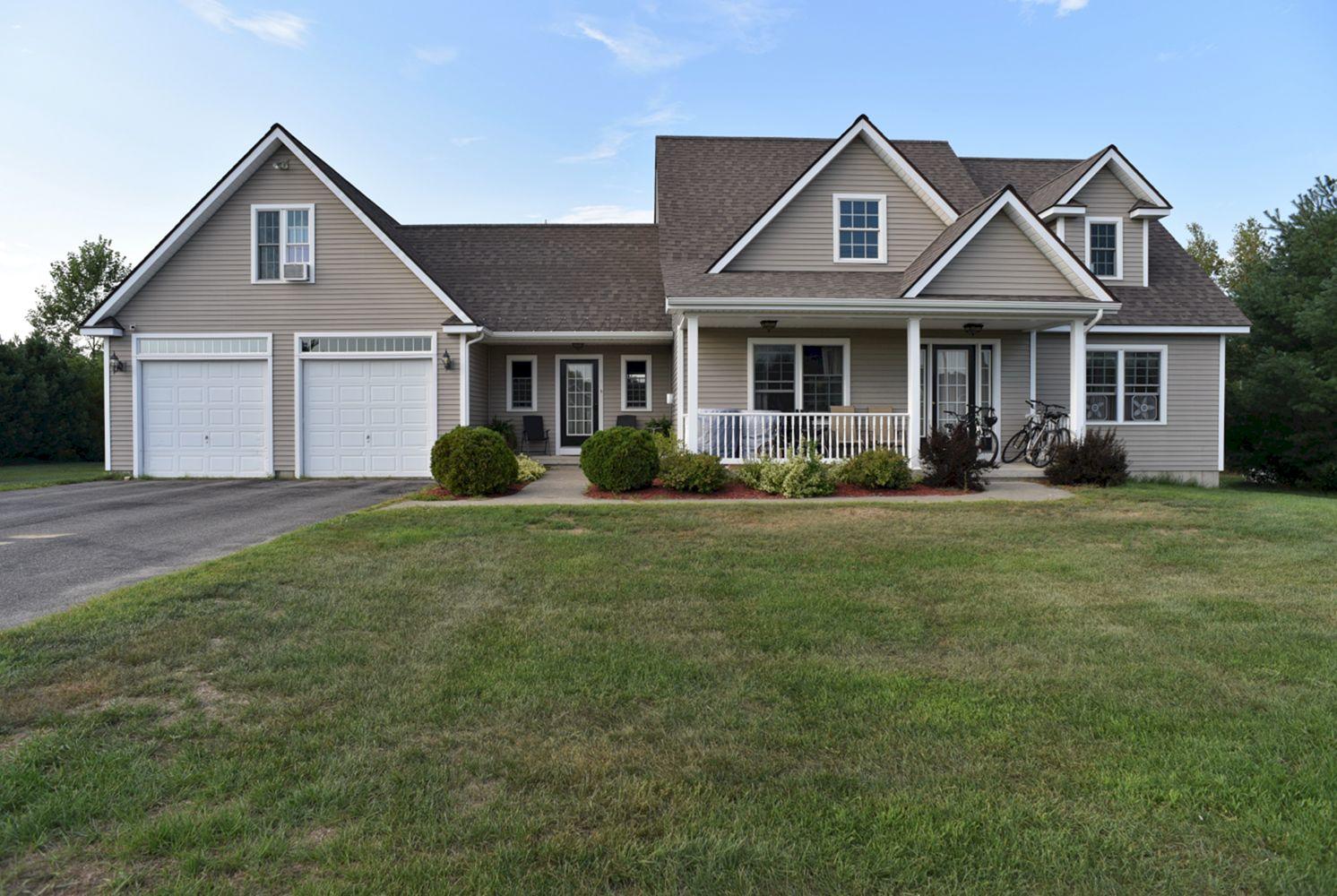 77 Robin Court Skowhegan, ME