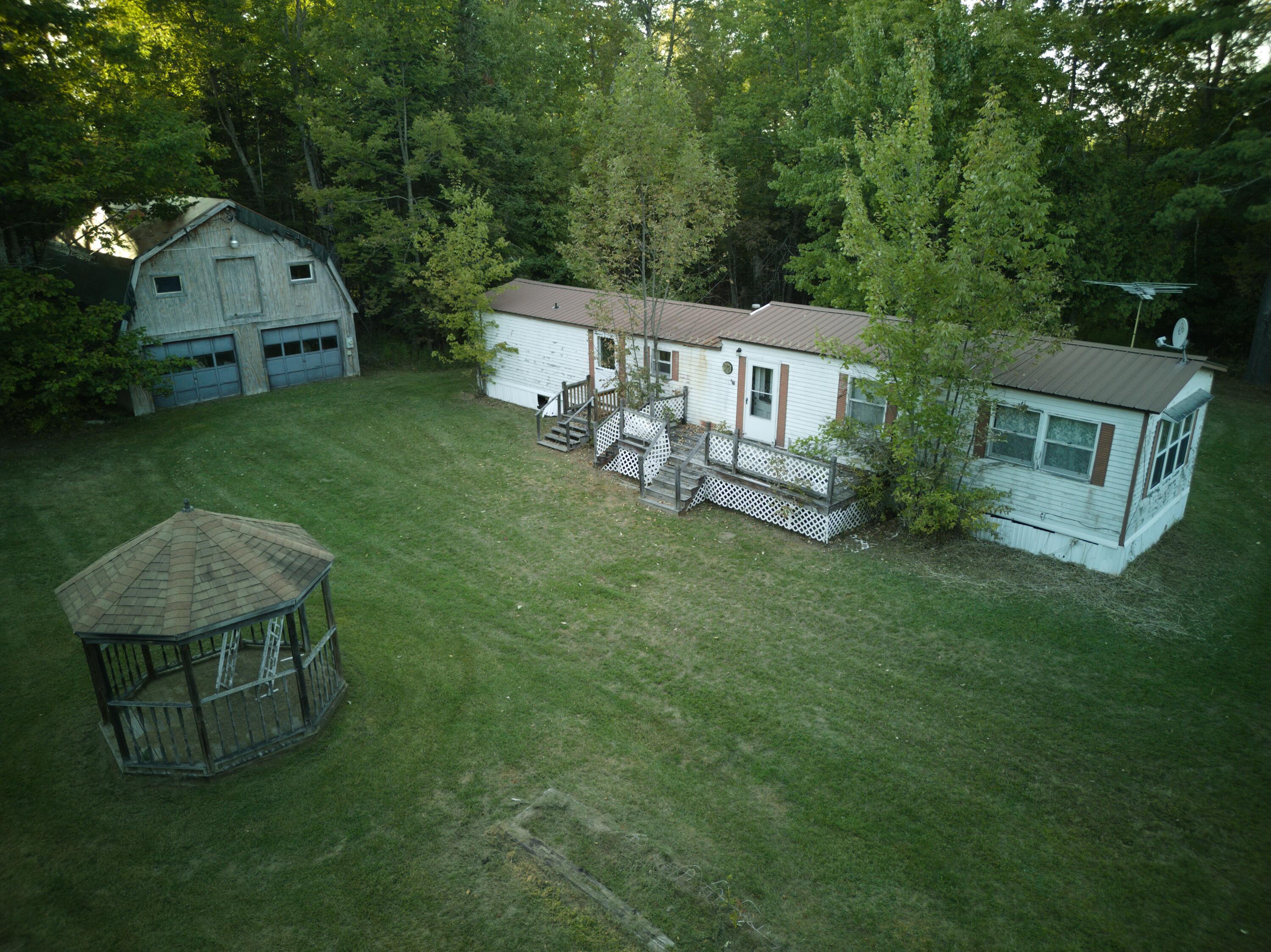 965 Mount Pleasant Rd. Road Stetson ME 04488