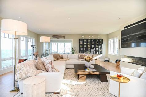 7 Nubble Point York ME 03909