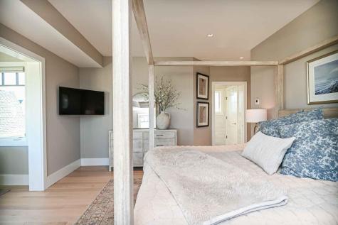 7 Nubble Point York ME 03909