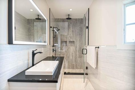 7 Nubble Point York ME 03909