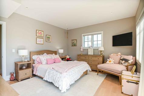 7 Nubble Point York ME 03909