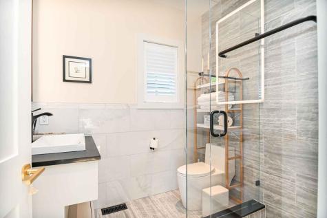 7 Nubble Point York ME 03909