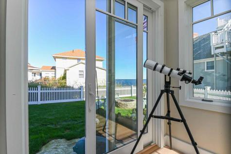 7 Nubble Point York ME 03909