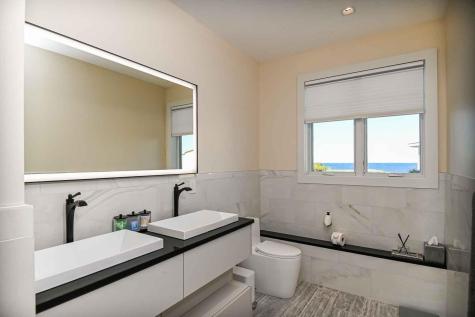 7 Nubble Point York ME 03909