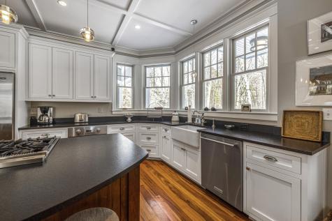 10 Old Fort Avenue Kennebunkport ME 04046