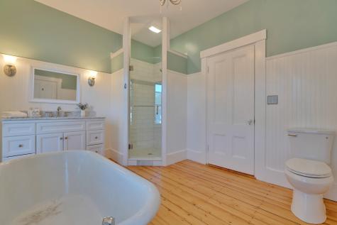 11 Hathorn Street Richmond ME 04357