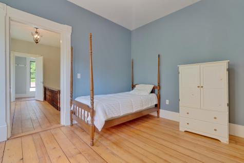 11 Hathorn Street Richmond ME 04357