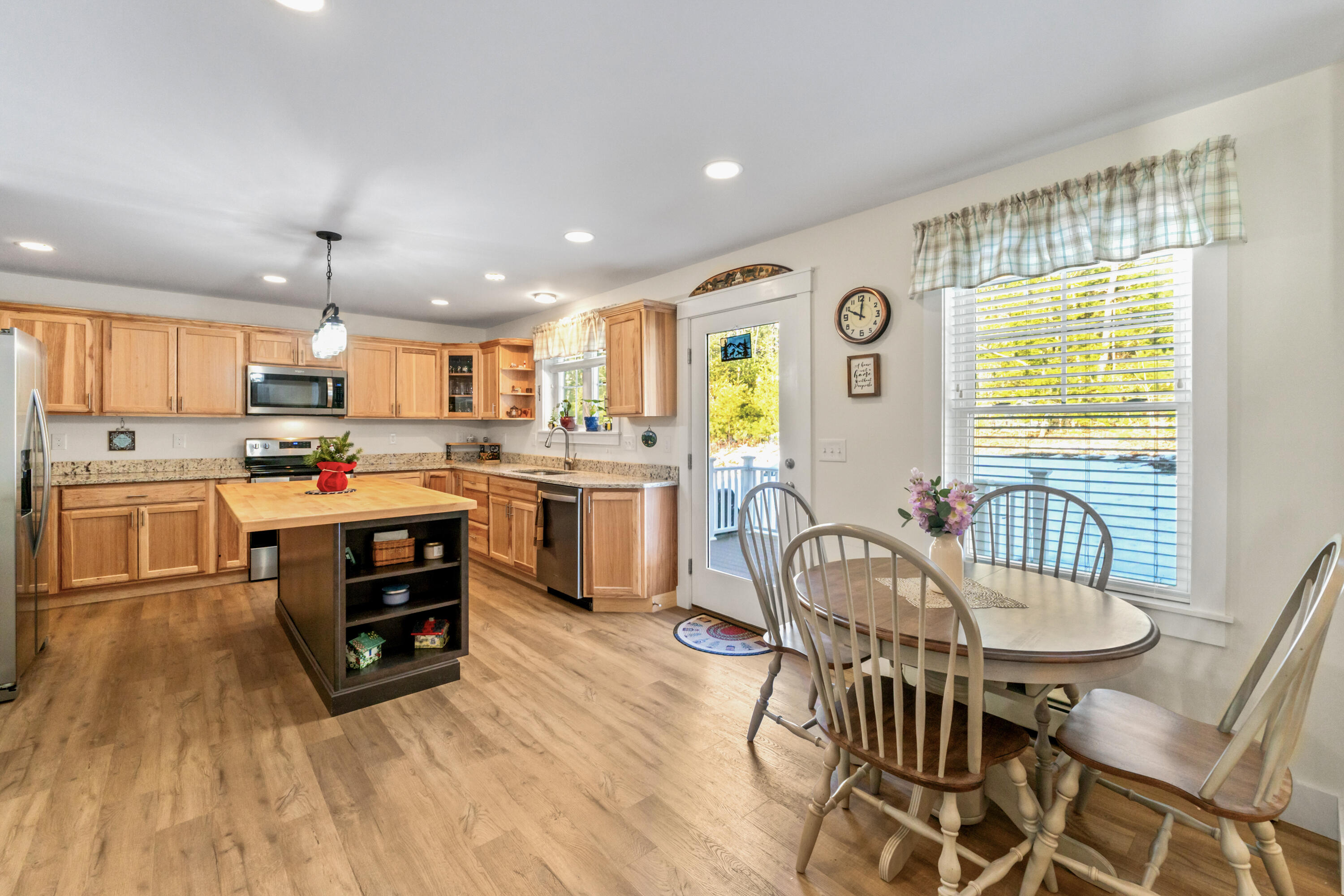 28 Mayberry Landing Naples ME 04055