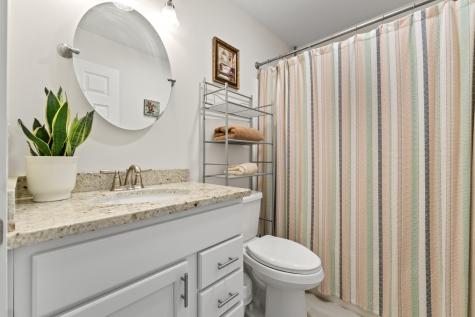 28 Mayberry Landing Naples ME 04055