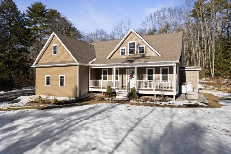 28 Mayberry Landing Naples ME 04055