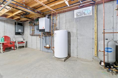 28 Mayberry Landing Naples ME 04055