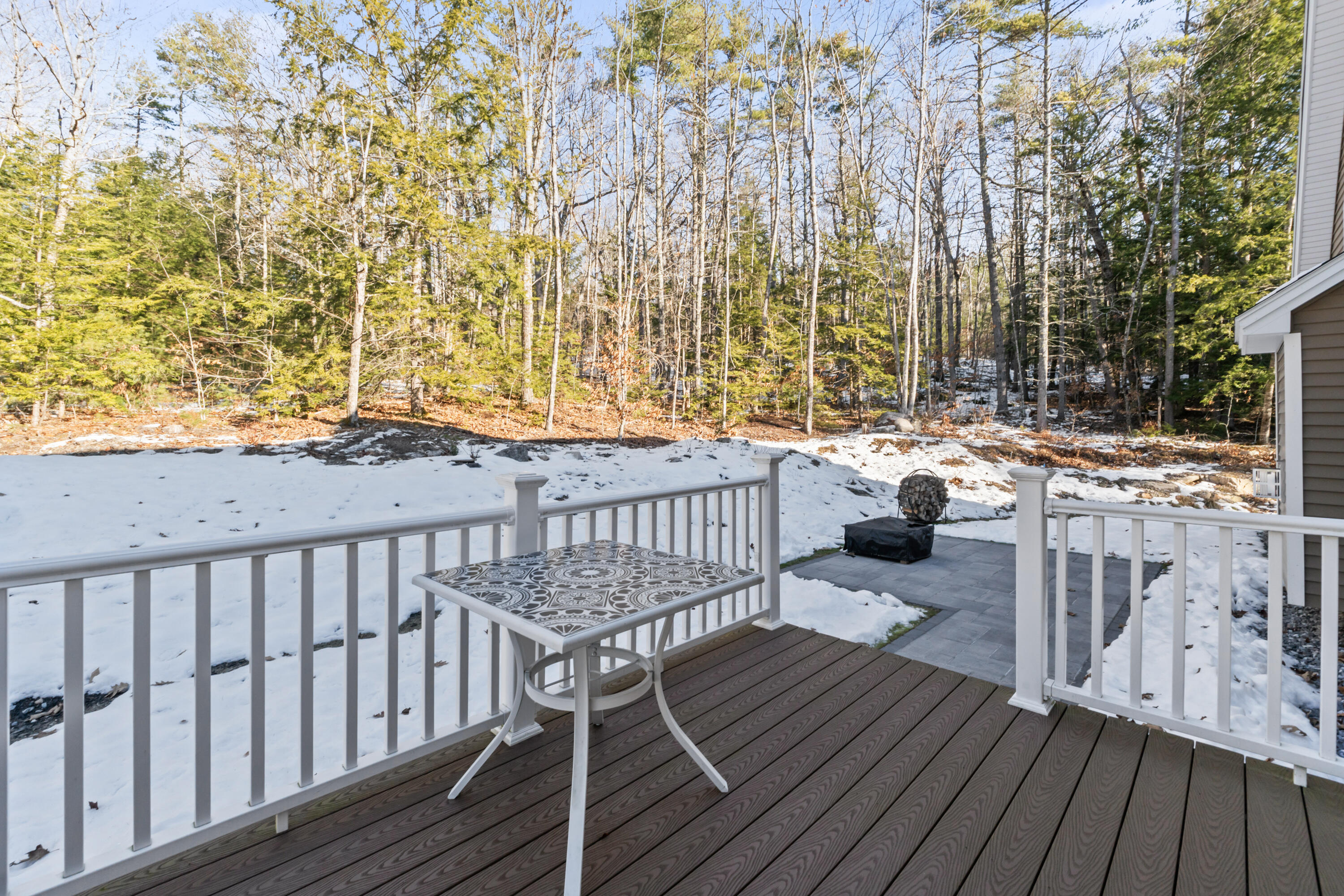 28 Mayberry Landing Naples ME 04055