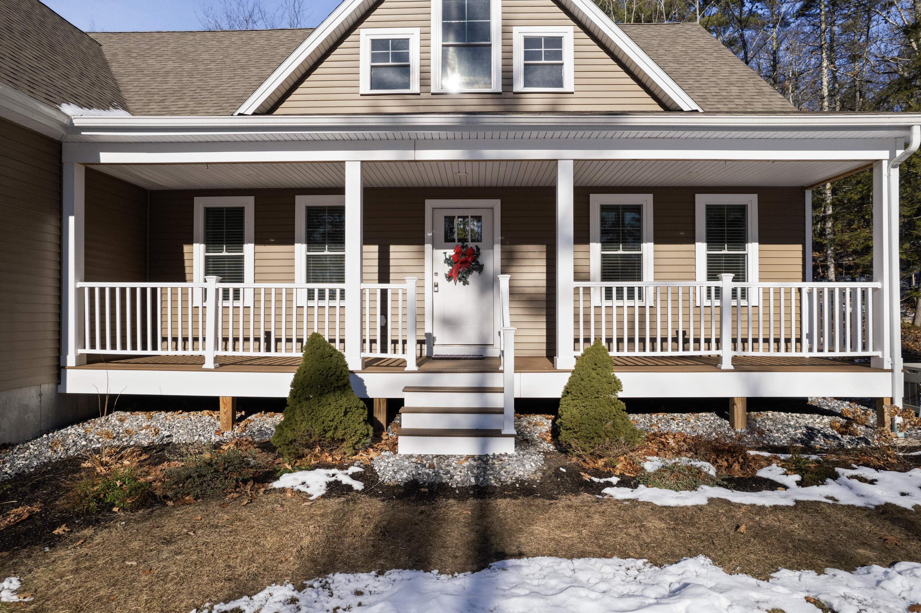 28 Mayberry Landing Naples ME 04055