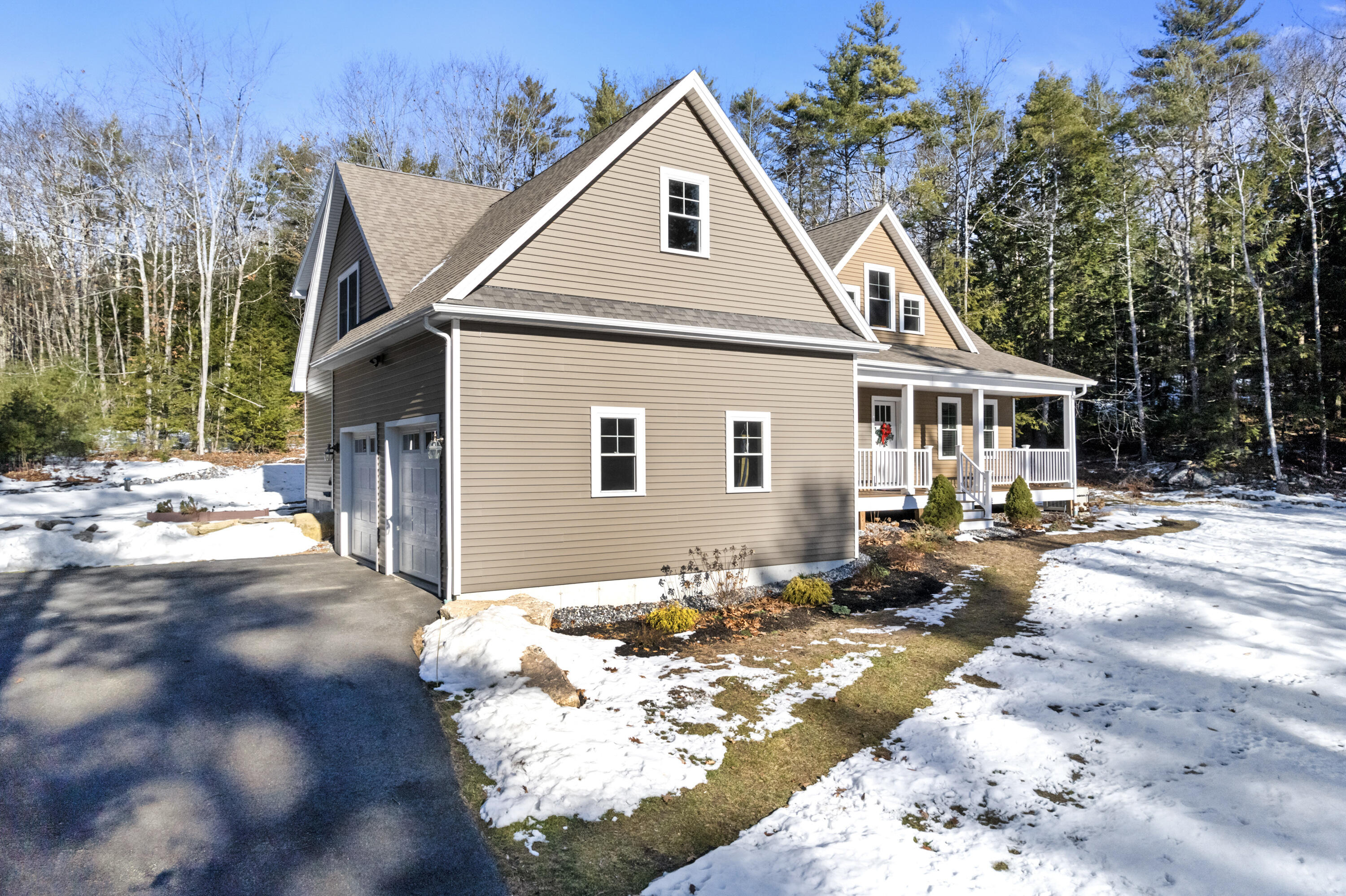 28 Mayberry Landing Naples ME 04055