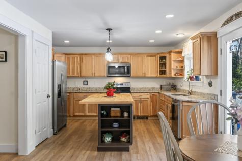 28 Mayberry Landing Naples ME 04055