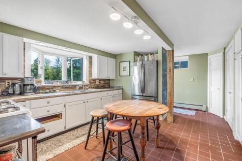 424 Molyneaux Road Camden ME 04843