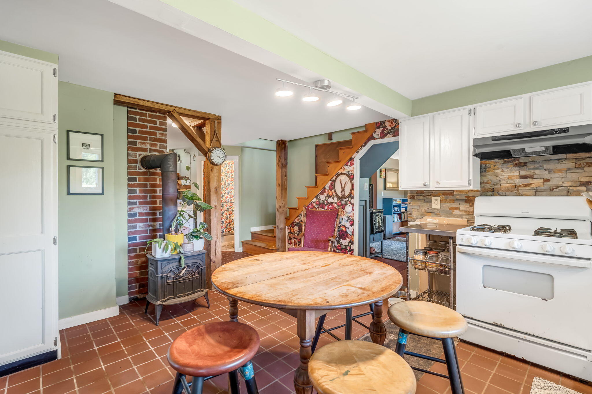 424 Molyneaux Road Camden ME 04843