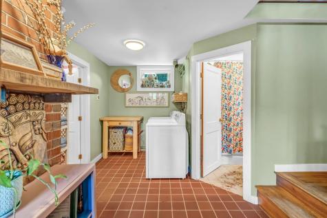 424 Molyneaux Road Camden ME 04843