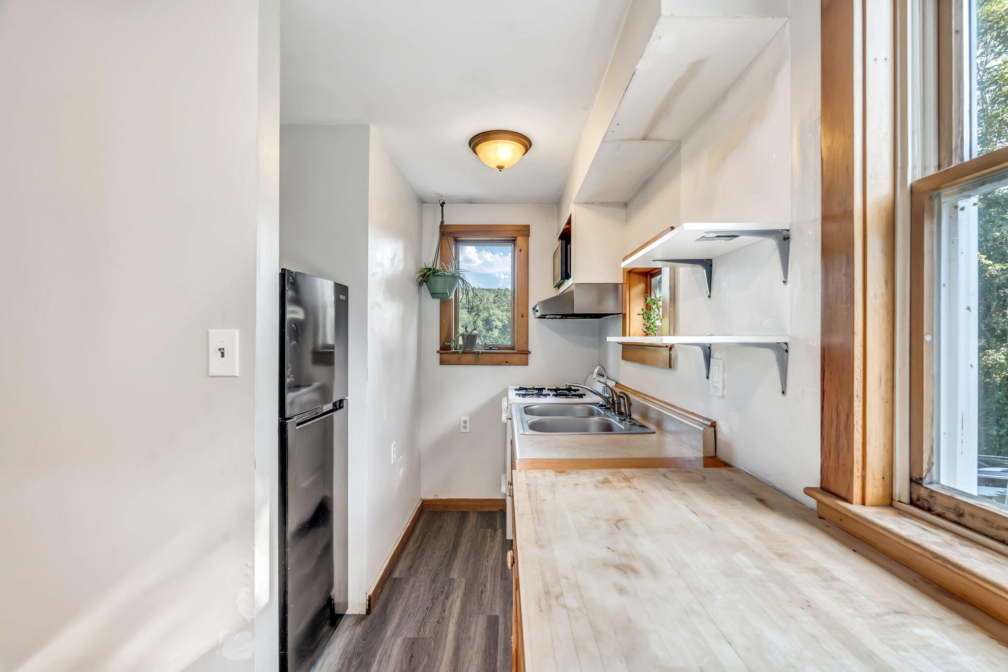 424 Molyneaux Road Camden ME 04843