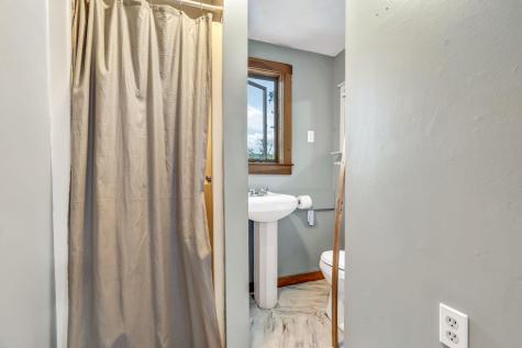 424 Molyneaux Road Camden ME 04843