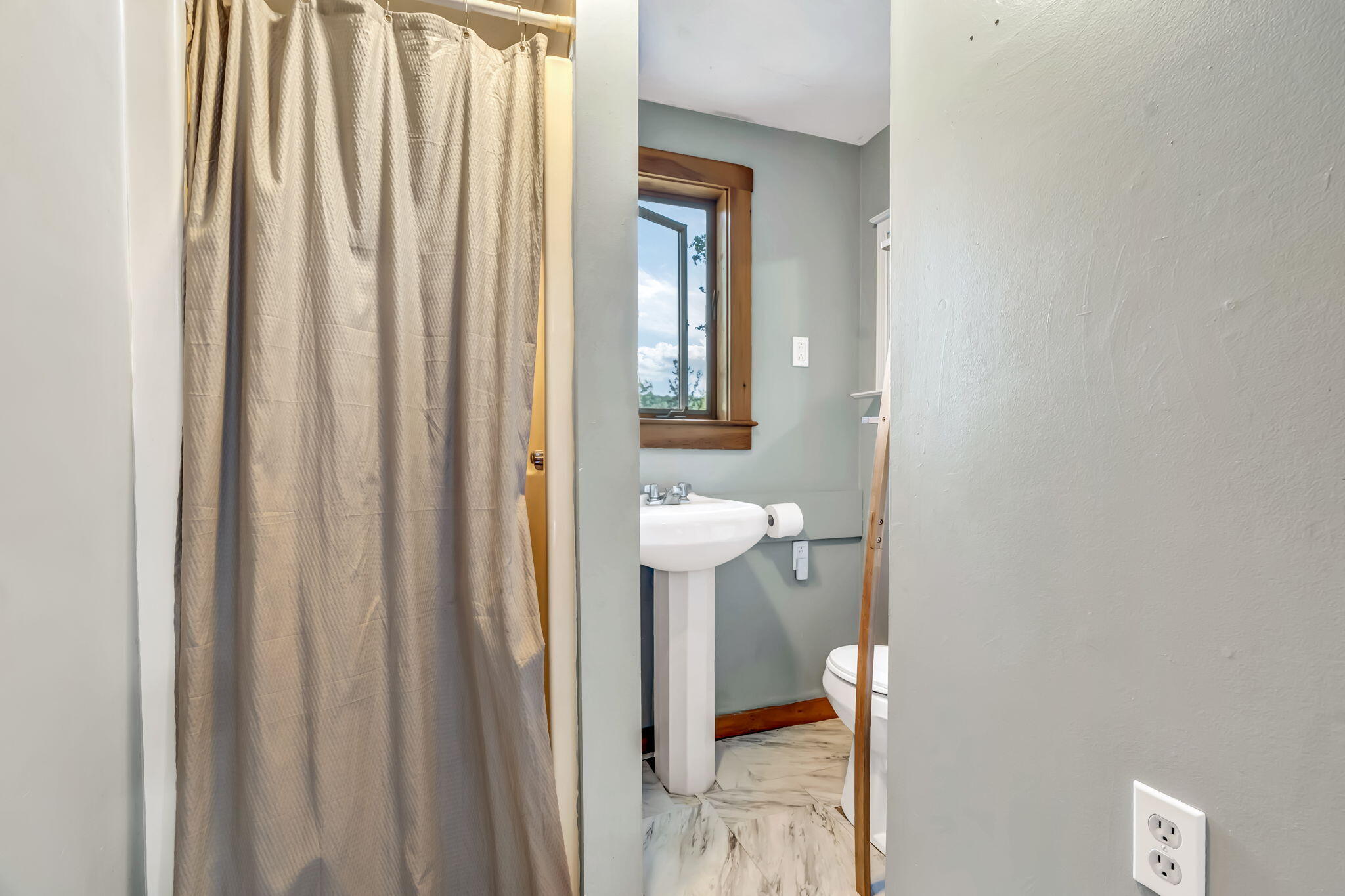 424 Molyneaux Road Camden ME 04843