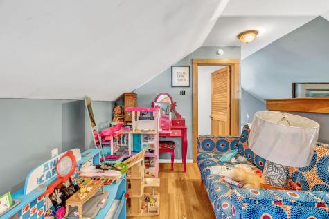 424 Molyneaux Road Camden ME 04843