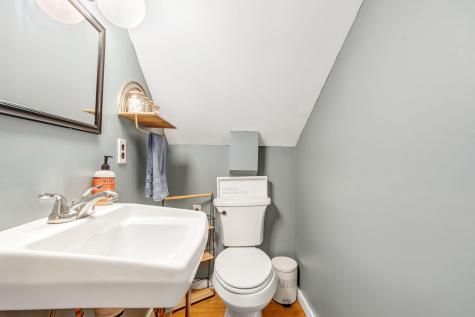 424 Molyneaux Road Camden ME 04843