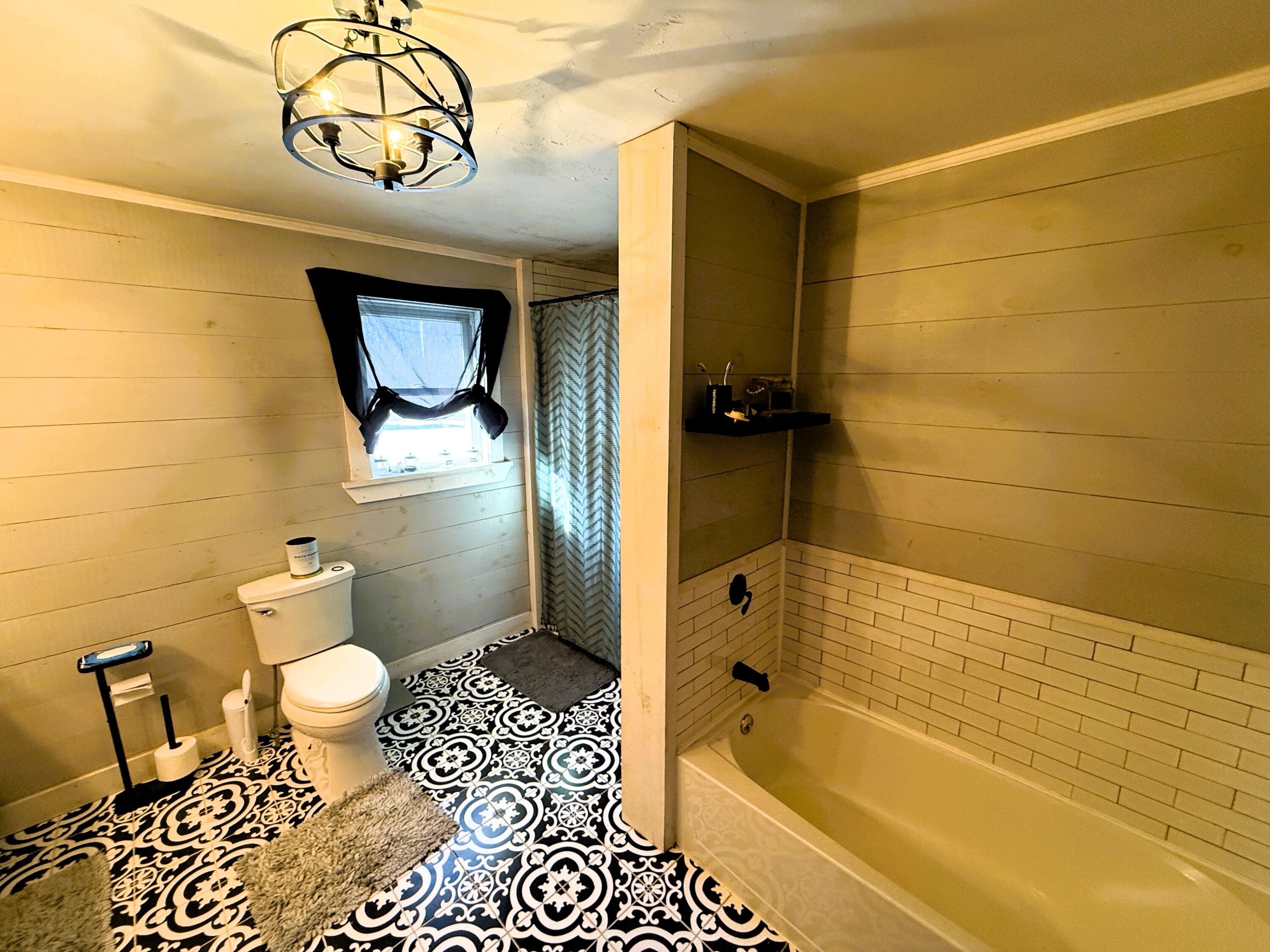 8 Powell Lane Friendship ME 04547