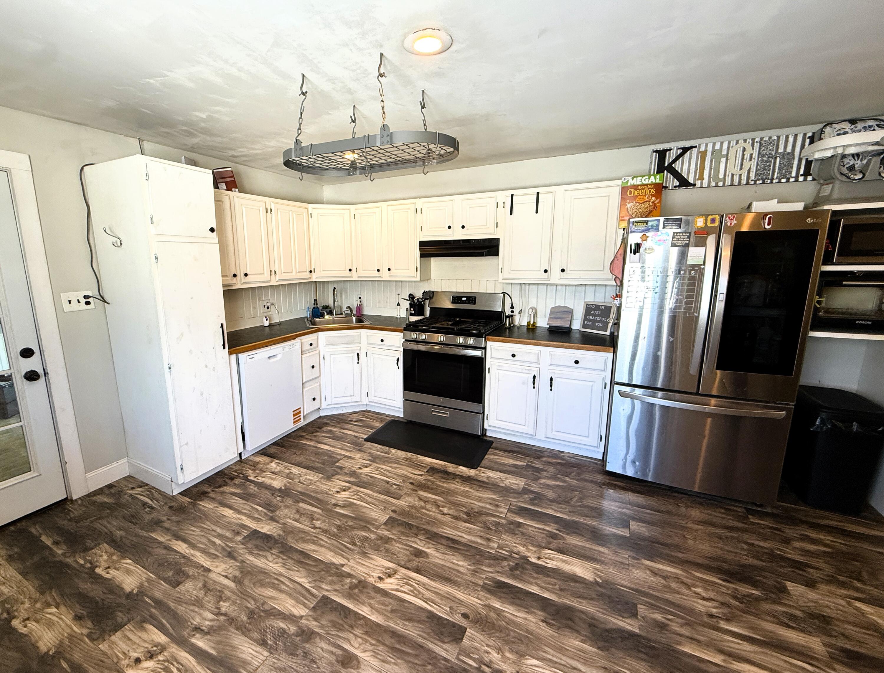 8 Powell Lane Friendship ME 04547