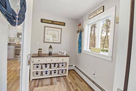 60 Cardinal Lane Poland ME 04274