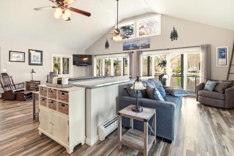 60 Cardinal Lane Poland ME 04274